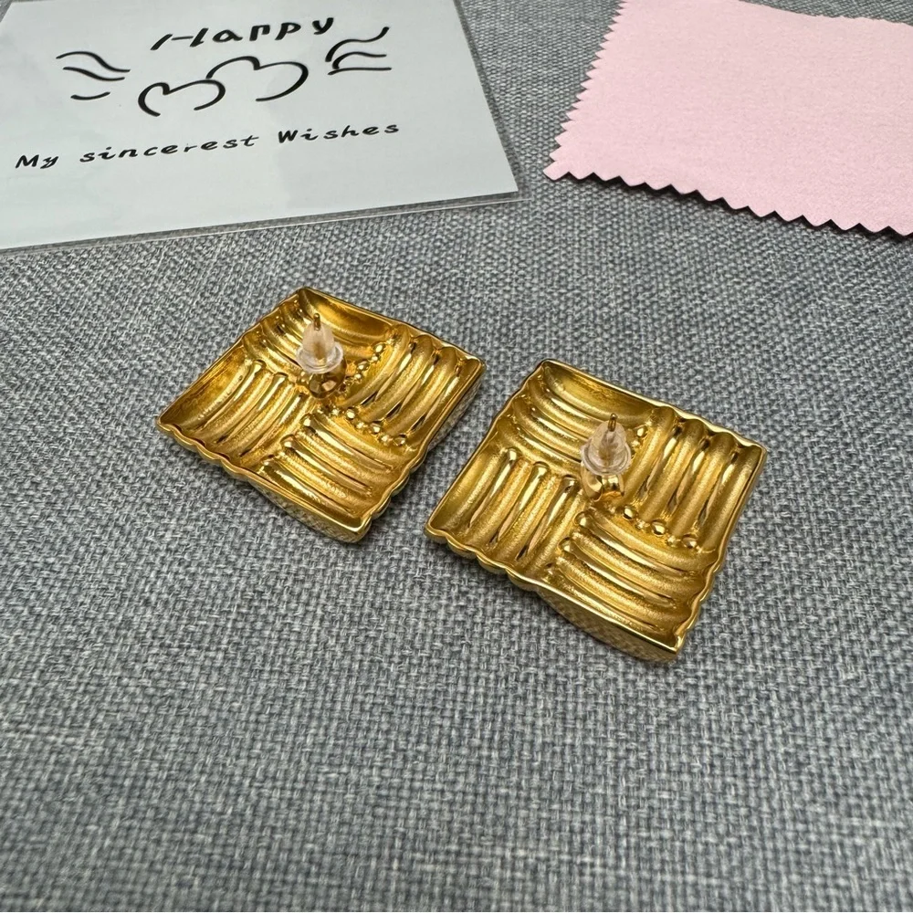 GOODREVIEWS ⭐️⭐️⭐️⭐️⭐️ Vintage Stella Gold Earrings |StainlessSteel 18K - Picture 6 of 17